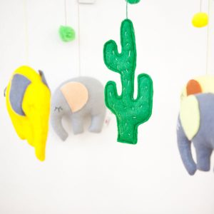 Baby-Mobile In der Savanne