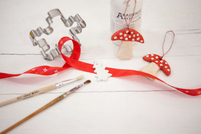 Christbaumschmuck aus Salzteig bemalen