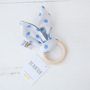 Beißring Hase - weiß & blau