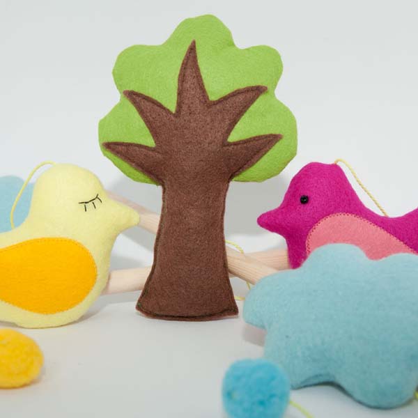 Baby-Mobile Vogel im Wald – Bild 2