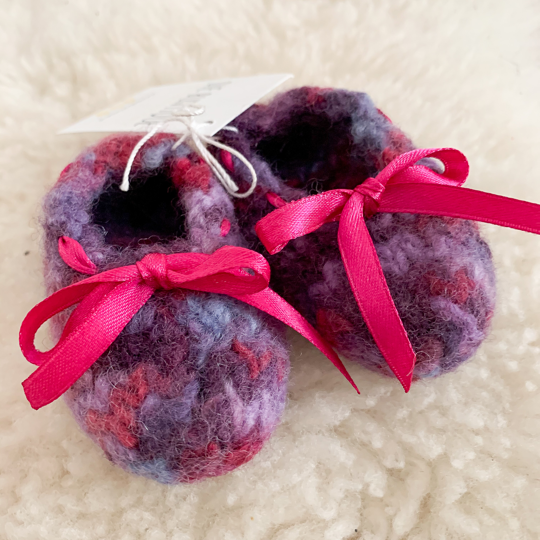 Geschenkbox - Babyschuhe lila – Bild 2