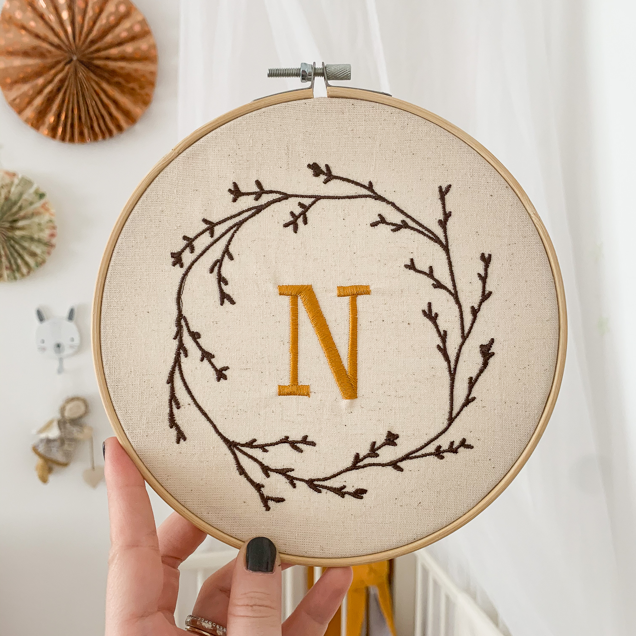 Stickrahmen Buchstabe Kranz