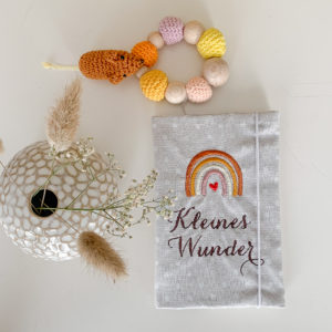 Mu-Ki Pass Hülle creme Regenbogen *Kleines Wunder*